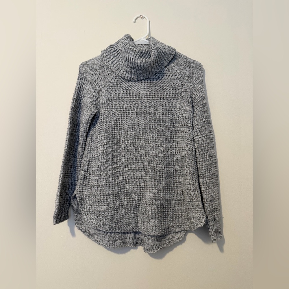 Gray Turtleneck Knit Sweater — It’s Our Time — XS
